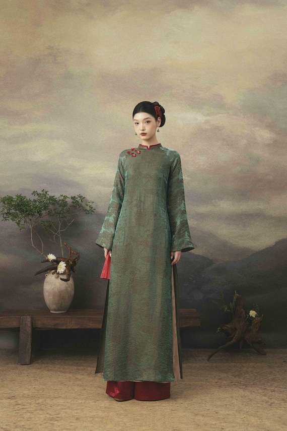 Textured Silk Ao Dai: Vietnamese Heritage Tunic with Crimson Trousers, Modern Elegance