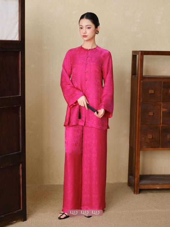 Fuchsia Pink Silk Ba Ba Set - Modern Vietnamese Ba Ba Tunic with Floral Jacquard - Luxury Two-Piece Silk Lounge Set - Sweet Lotus Heritage
