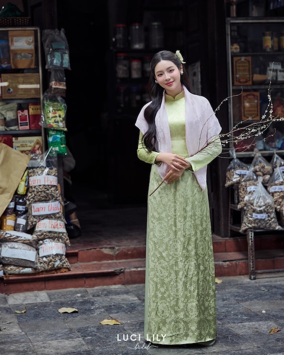 Mint Green Silk Ao Dai – Traditional Vietnamese Wedding Guest Dress, Elegant Gift