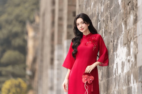 Red Vietnamese Silk Ao Dai – Modern Flared Sleeve Traditional Dress