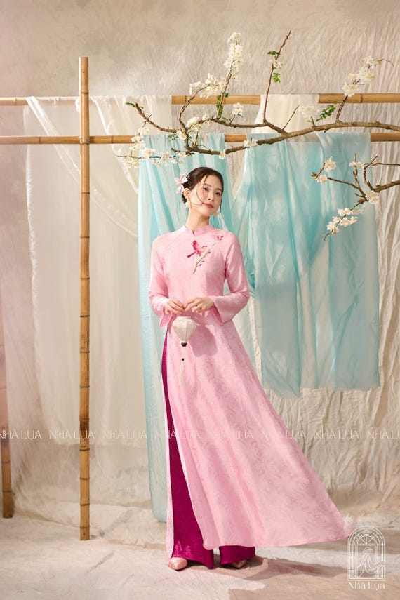 Luxury Hand-Embroidered Natural Mulberry Silk Ao Dai - Soft Pink Tunic with Bird & Blossom Artistry