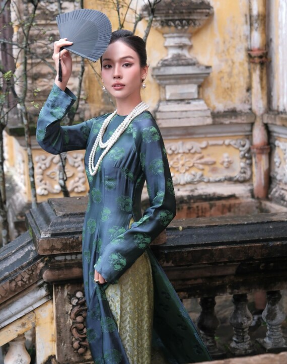 Dark Green Silk Jacquard Ao Dai – Traditional Vietnamese Heritage Dress