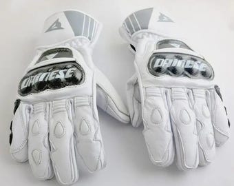 Dainese witte leren motorhandschoenen koolstofvezel - professionele race- en straatuitrusting - ademend sportbike-pantser
