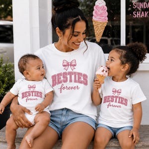 Camiseta gráfica "Mejores Amigas para Siempre" para Mamá e Hija / Camiseta rosa con texto de amistad imagen 6