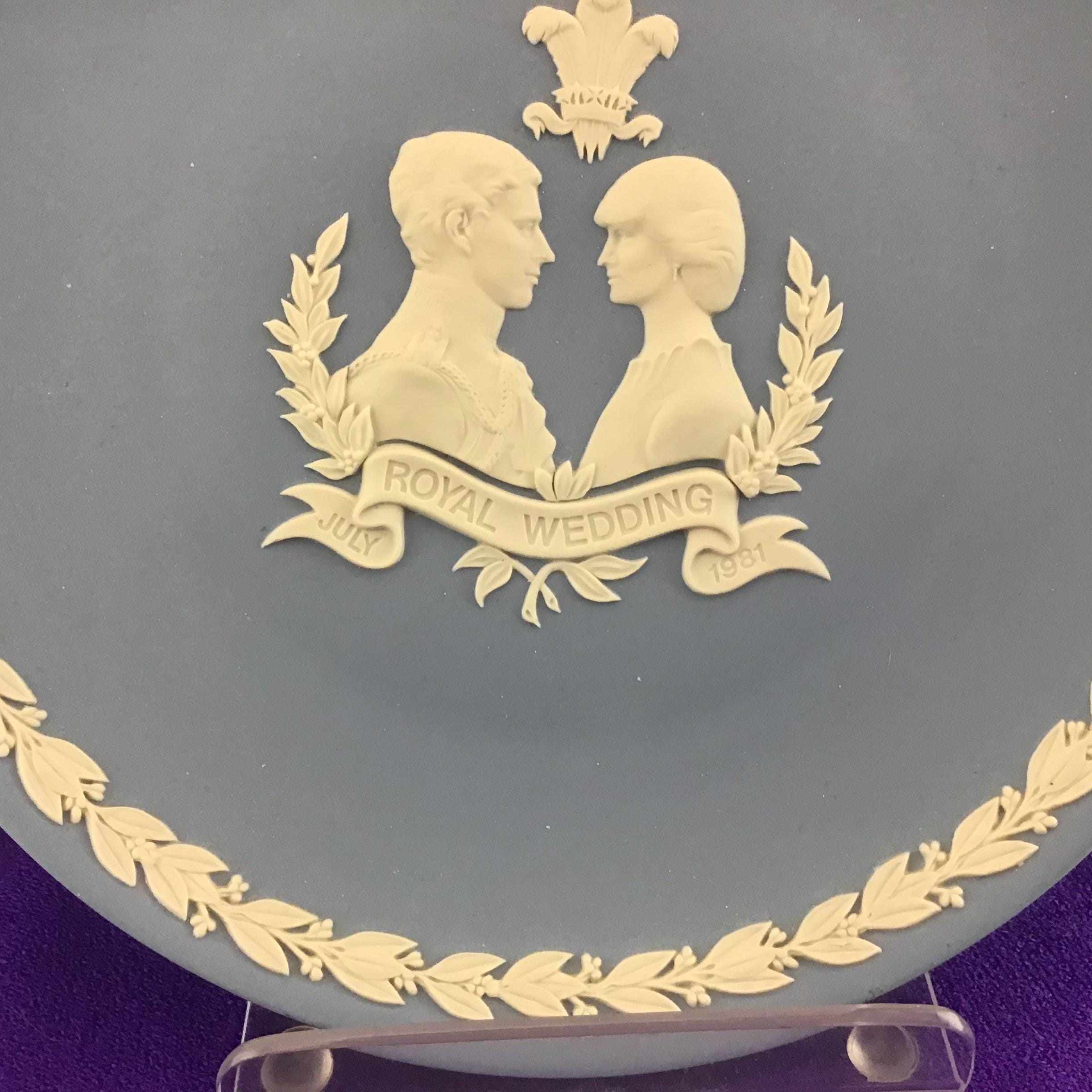 1981年 ロイヤルウェディング記念 チャールズ皇太子 ダイアナ妃 ロイヤルウェディング公式記念本 1981 チャールズ皇太子 ダイアナ妃