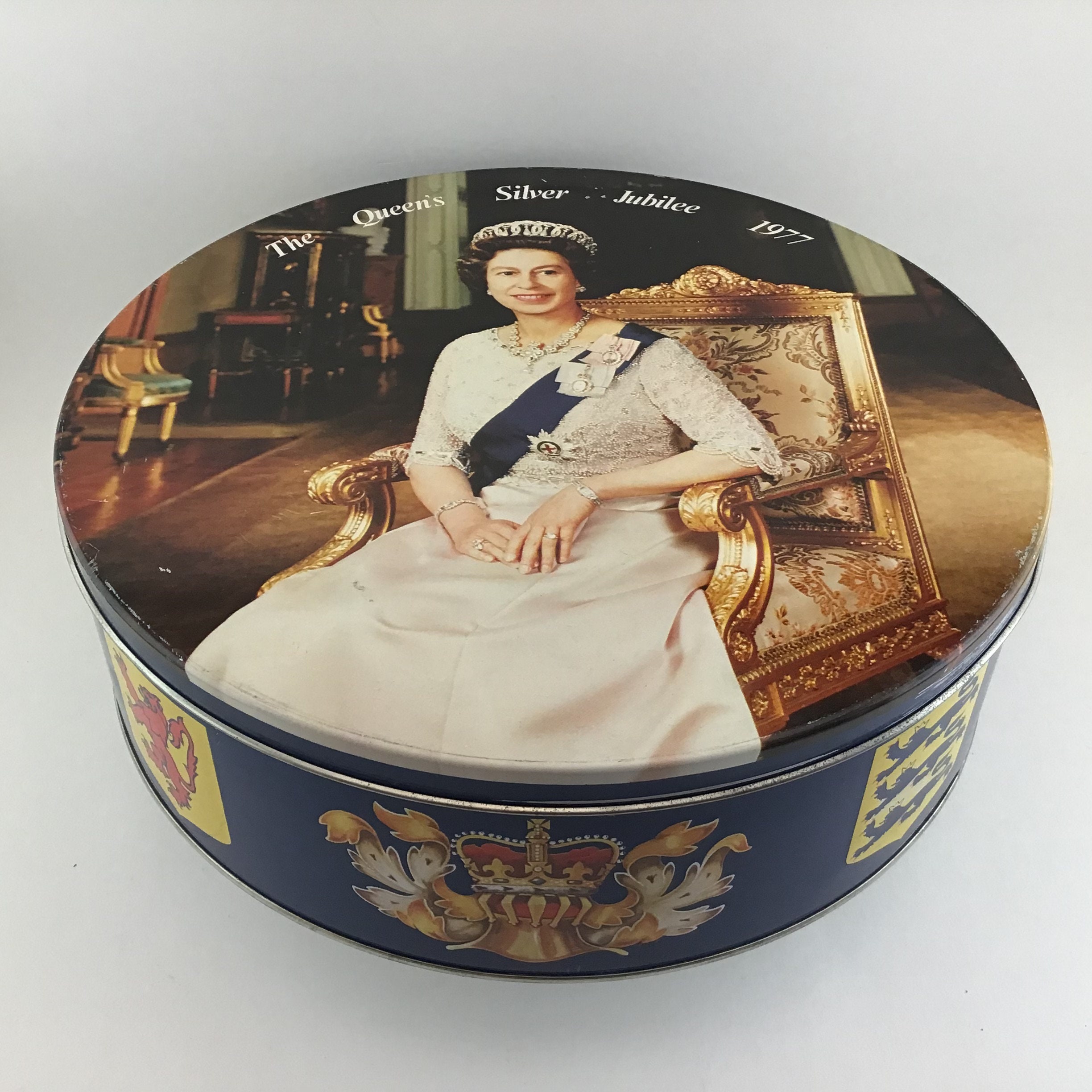 Queen Elizabeth II Silver Jubilee Tin 1952 1977 Carr's Biscuit Tin