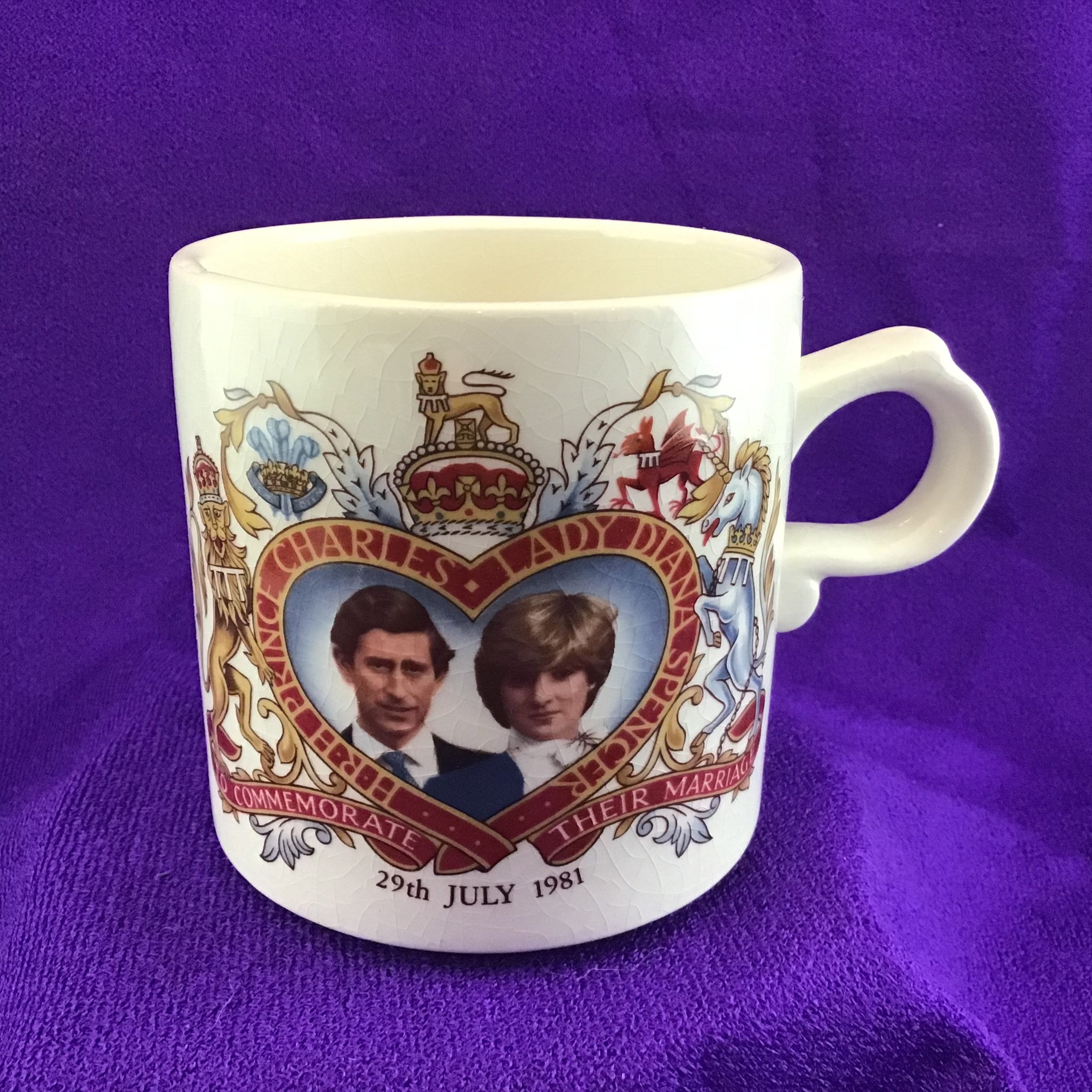 チャールズ皇太子とダイアナ妃のロイヤルウェディングマグカップ 1981