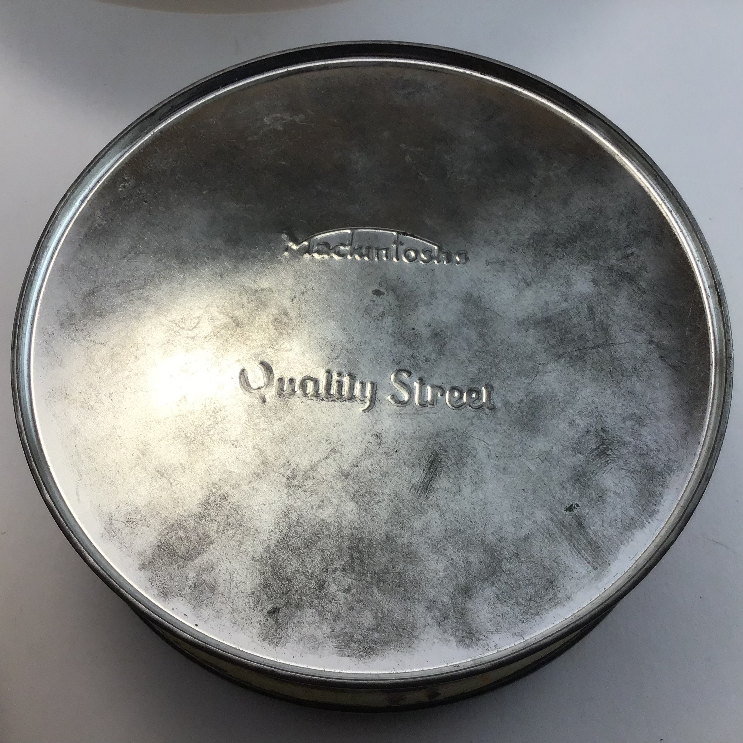 希少！Quality Street Chocolate シルバー缶 希少！Quality Street Chocolate シルバー缶