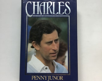 Karol autorstwa Penny Junor Oprawa twarda Pierwsze wydanie Książę Karol Król Karol III