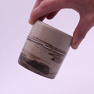 Drahtumwickelter Keramikbecher, 250 ml Steingutbecher, rustikale Eisenoxidglasur