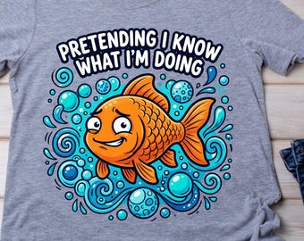 Fingiendo que sé lo que hago (PNG de pez dorado), pez gracioso (PNG), lindo dibujo animado de pez dorado (PNG), cita humorística (PNG) (descarga digital)
