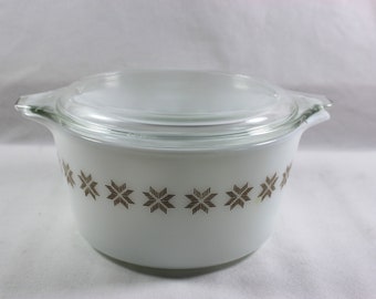 Pyrex Town and Country (Brown on White) Casserole Dish with Lid 473 1 Quart