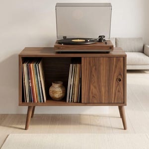 Puede incluir: Juego de tres tazas de cerámica con acabado mate moteado. Cada taza presenta un color diferente: azul claro, crema y gris. Las tazas tienen un diseño simple y moderno y un asa cómoda.