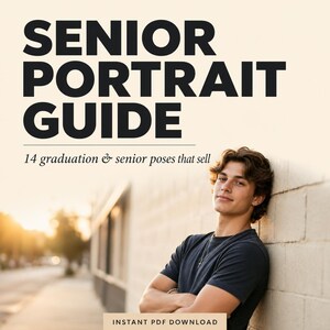 Op de afbeelding: Een gids voor seniorportretten met de titel "SENIOR PORTRAIT GUIDE" in grote zwarte letters. Onder de titel staat de tekst "14 afstudeer- en senior poses die verkopen". Een persoon leunt tegen een bakstenen muur.