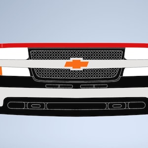 Könnte beinhalten: Stilisierte Illustration einer Lkw-Front, mit rotem Oberteil, weißen Scheinwerfern und einem schwarz-weißen Kühlergrill. Das Design umfasst ein orangefarbenes Emblem und eine schwarze Stoßstange. Auf der linken Seite ist eine schwarze Schlaufe angebracht.