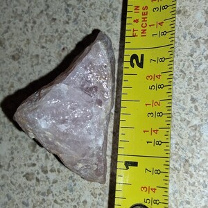 Puede incluir: Un juego de tres tazas de cer&aacute;mica con un acabado moteado y mate. Las tazas son en tonos crema, gris claro y gris oscuro. Cada taza tiene un dise&ntilde;o simple y minimalista, ideal para caf&eacute; o t&eacute;.