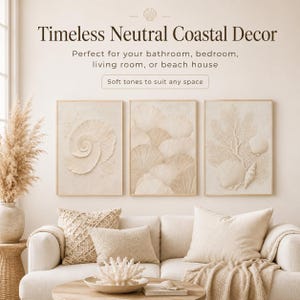 Può includere: Tre stampe rettangolari da parete con disegni in rilievo di conchiglie e coralli color beige. Il testo recita: Timeless Neutral Coastal Decor, Perfect for your bathroom, bedroom, living room, or beach house, Soft tones to suit any space.