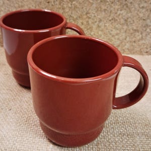 Set of 2 Vintage Tupperware Insulated Coffee Mugs, Brown USA Plastic Camping Cups