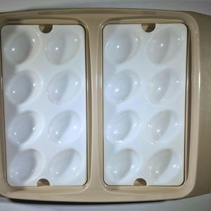 Vintage Tupperware Deviled Egg Carrier, Harvest Gold Almond, Holds 16 Eggs (Model 726-3)