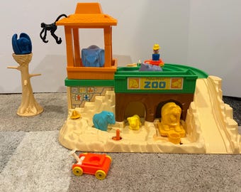 Vintage Fisher-Price Zoo Playset with Animals and Accessories 1980’s - RARE FIND