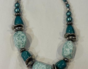 Paparazzi Green Chunky Necklace With Silver Accent 21”