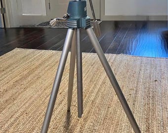 Vintage Blue Davidson Star D Conquest Tripod W/Pan/Tilt Head,Extendable Legs