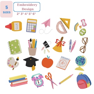 Puede incluir: Una colección de diseños de bordado digital con iconos de temática escolar que incluyen un bote de pegamento, calculadora, avión de papel, reglas, portalápices, clip, campana, gafas, paleta, birrete, manzana, papel con A+, globo terráqueo, libros, reloj, tijeras y mochila.