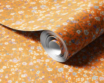 Papel de Parede Floral Delicado e Vibrante - Flores Pequenas em Tons de Laranja e Amarelo - Estilo Cottagecore - Mural Removível