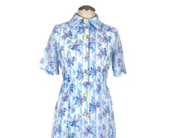 Vintage 70s Light Blue Floral Shirt Dress with Yellow Buttons - Size S