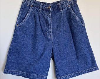 90s Bill Blass pleated denim shorts, high waist, size 10