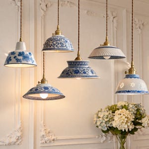 Lámpara colgante de cerámica con estampado floral azul, lámpara colgante de porcelana vintage, luminaria de techo de estilo chinoiserie.