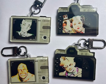 OUTLAST KAMERA CHARMS!