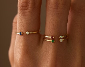 Individuell gestalteter Opal-Geburtssteinring, minimalistischer Zweisteinring, verstellbarer offener Goldring, Geschenk zum Oktober-Geburtstag, Geschenk für einen besonderen Menschen