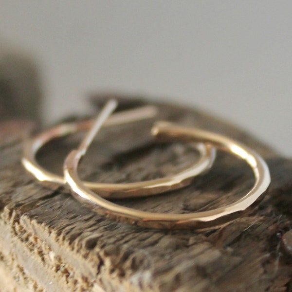 Hammered Gold Hoops, Small Gold Hoops, 14K Gold Filled Hoops, Hoops Gold Filled, Metalwork Jewelry, Shiny Gold Hoops,