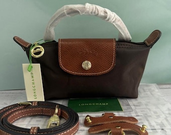 Brązowa torebka typu crossbody Longchamp w kolorze granatowym z dołączonym paskiem na ramię