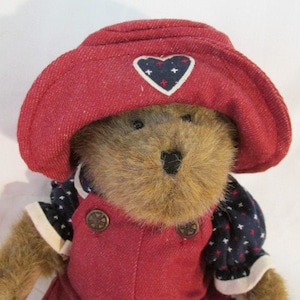 Boyd’s Maggie B. Bearheart Bean Bag Bear