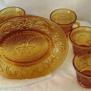 Tiara Indiana Glassware Snack, Luncheon, Bridge or Afternoon Tea Set