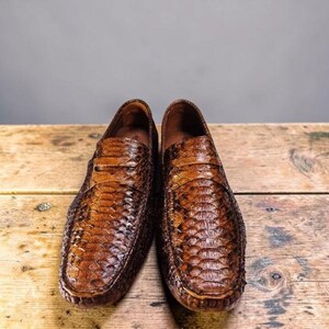 Mocasines artesanales de piel de serpiente auténtica - Zapatos sin cordones de piel de pitón exótica - Zapatos de vestir de lujo para hombre