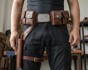Cinturón utilitario de cuero hecho a mano, inspirado en Star Wars y el Mandaloriano, con detalles de tejido para hacha, funda y bolsillos.