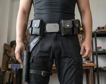 Cinturón utilitario de cuero hecho a mano, inspirado en Star Wars y diseñado para el Mandaloriano, con detalles para hacha, funda y bolsillos.