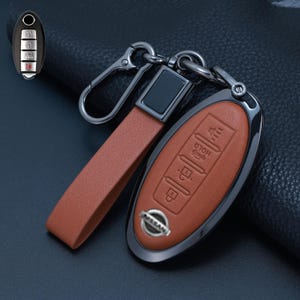 Étui pour clé de voiture Nissan Titan, Altima, Maxima, Infiniti Q50, Q70 | Étui en cuir pleine fleur personnalisé avec monogramme et logo.