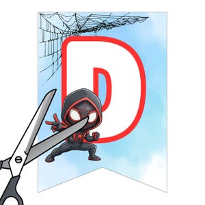 Pu&ograve; includere: Un banner con un'illustrazione a cartoni animati di un supereroe in tuta nera e rossa, con una grande lettera "D" rossa e un disegno a ragnatela. Lo striscione &egrave; ambientato su uno sfondo acquerellato azzurro chiaro.