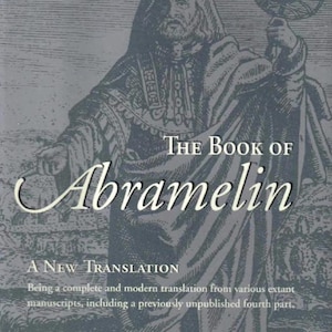 Puede incluir: Un letrero de madera rústica con el texto "Welcome to our home" en letras blancas. El letrero presenta un acabado envejecido y un diseño sencillo y acogedor, ideal para un porche o entrada.
