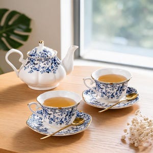 Niebiesko-biały porcelanowy zestaw do kawy | Ceramiczny zestaw filiżanek i spodków | Zestaw do herbaty w stylu vintage | Ręcznie robiona ceramiczna kawa | Zestaw do herbaty popołudniowej