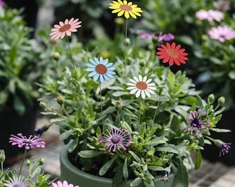 Daisy Garden Stakes Set of 10, Metal Flower Yard Decor Picks