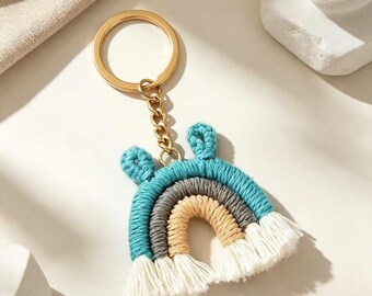 Llavero de macramé arcoíris, colgante para bolso de cordón de algodón estilo boho, llavero con borla, colgante de colores suaves