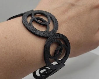 Interlocking Circles Cuff Bracelet in 3D Printed Flexible TPU - Modern & Minimalist Geometric Jewelry