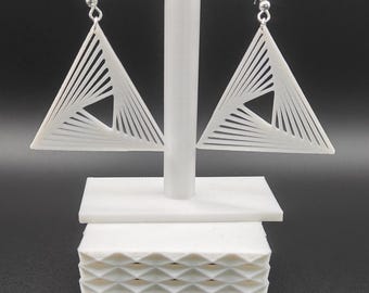 Orecchini a vortice triangolari stampati in 3D | Gioielli geometrici moderni ultraleggeri | Design grafico di Cubic Lines