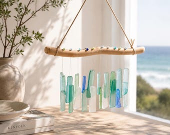 Campana de viento de cristal de mar, decoración costera hecha a mano con madera flotante, arte colgante para casa de playa, regalo para amantes del océano, móvil único de cristal de mar
