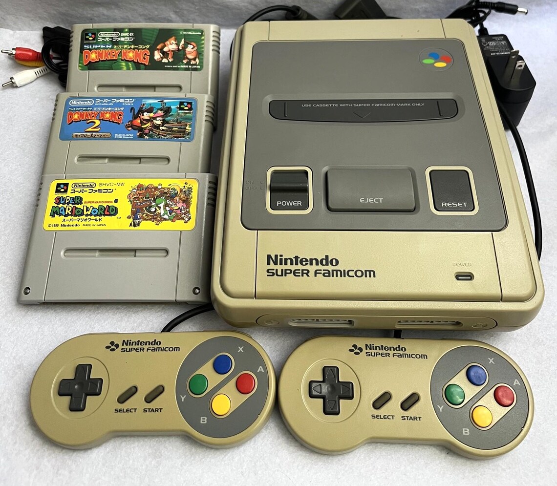 Super Famicom Console Bundle Donkey Kong 1 & 2 Super Mario World SNES Japan Tested Working 2 Controllers, foto 1 di 5